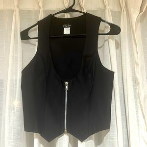 Fitted Vest with front zipper